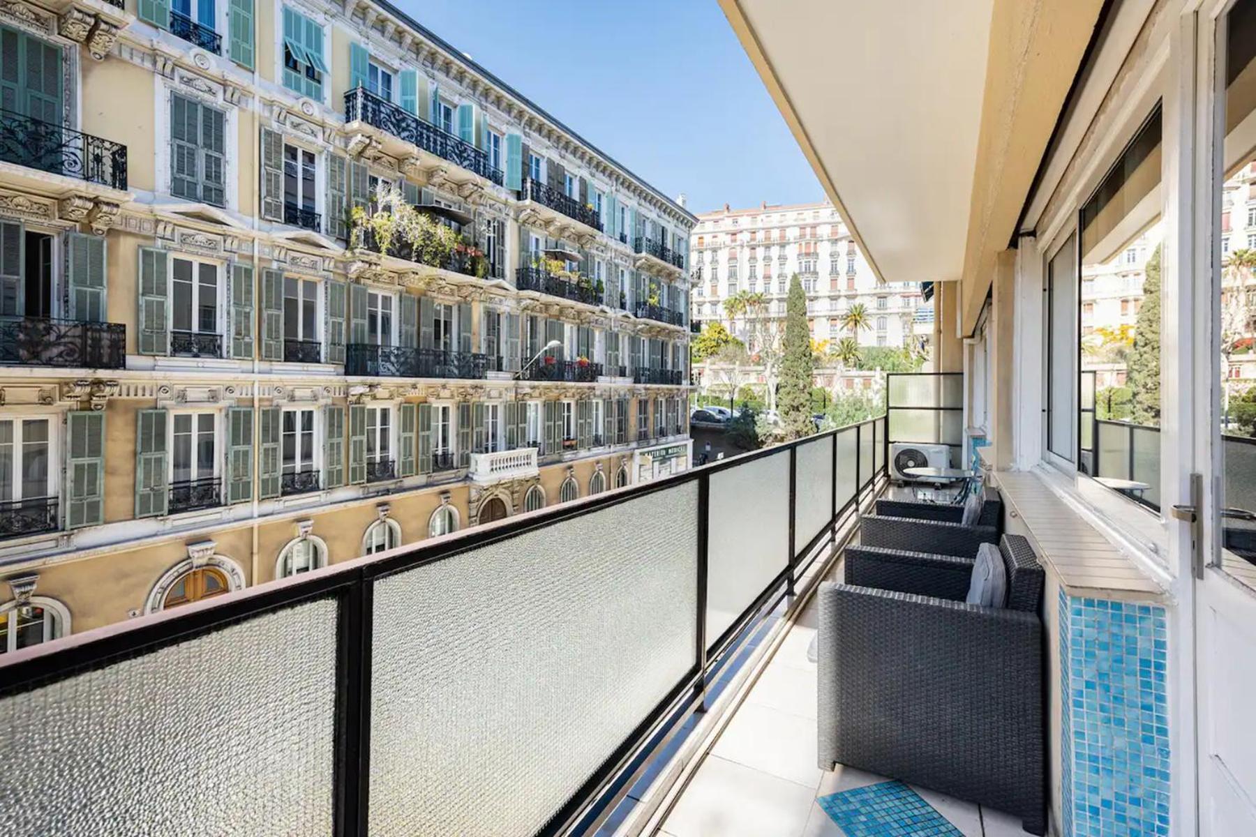 Notre Dame - Huge Sunny Modern 2Br Flat - Terrace Apartment Nisa Exterior foto